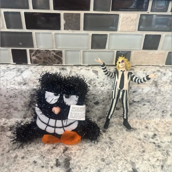 Lot of 30 Halloween ornaments. - Picture 9 of 16